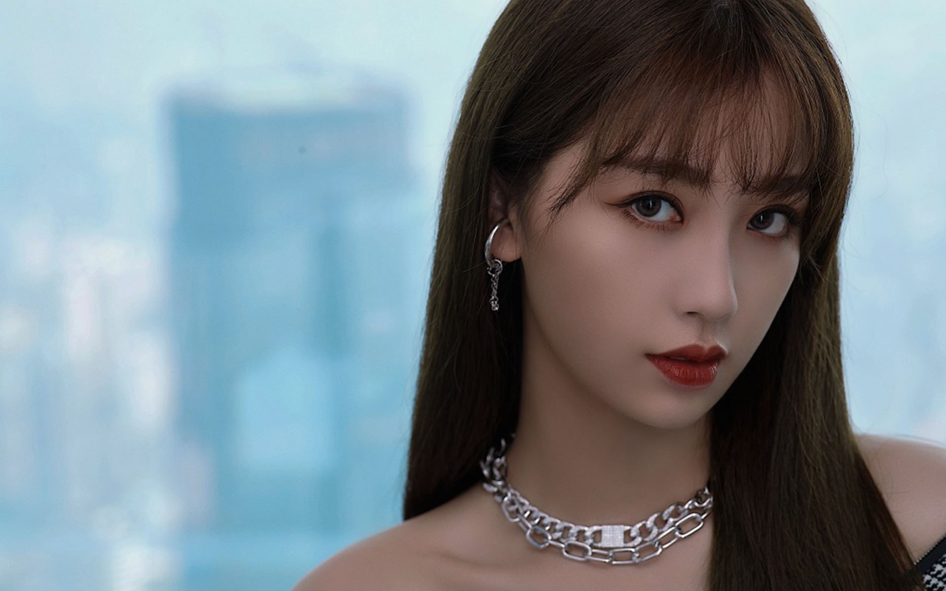 爱游戏体育（AYX）官方APP下载-皇家马德里后卫回归赛场，球队士气大增，皇家马德里左后卫