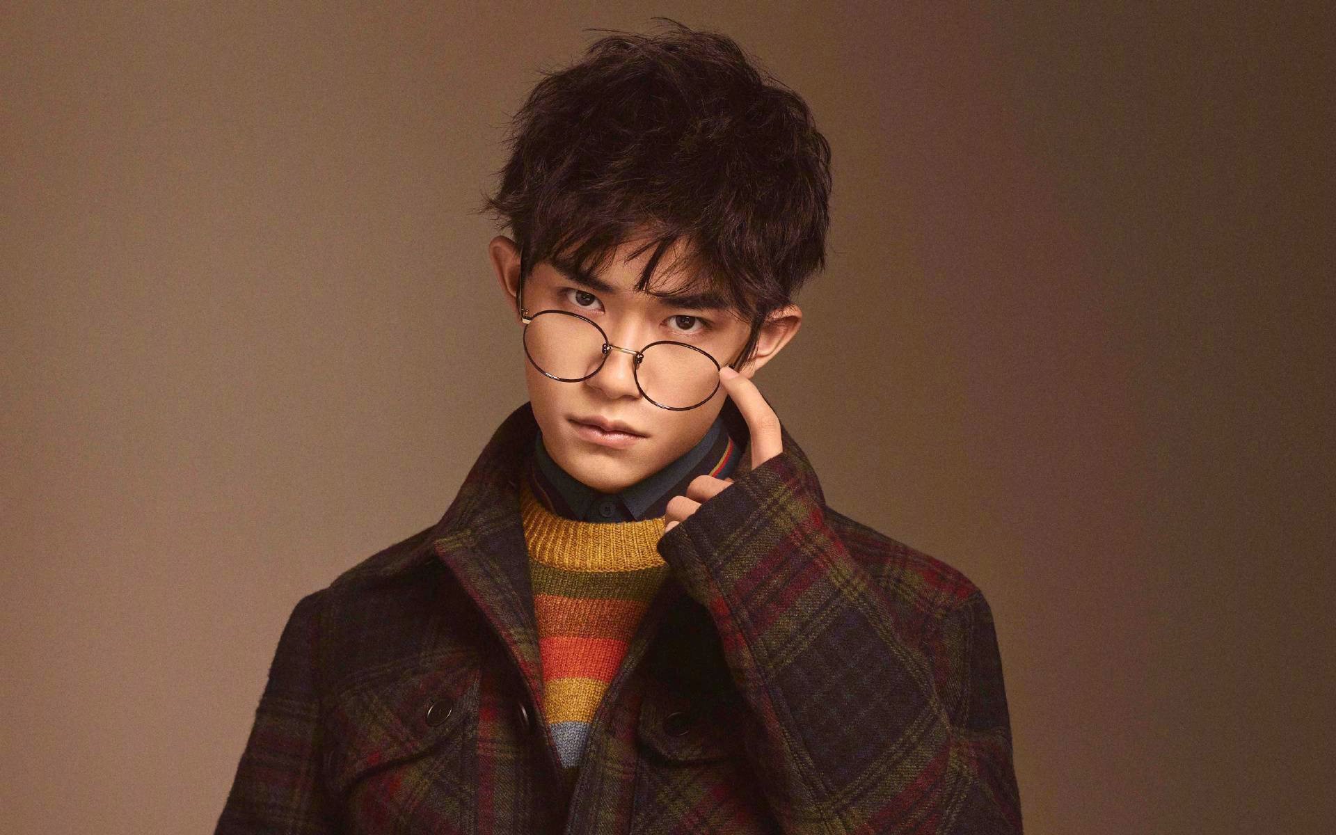 爱游戏娱乐网址-中国香港队如何加强国际合作与交流，提升团队战术执行力，香港队一起合影