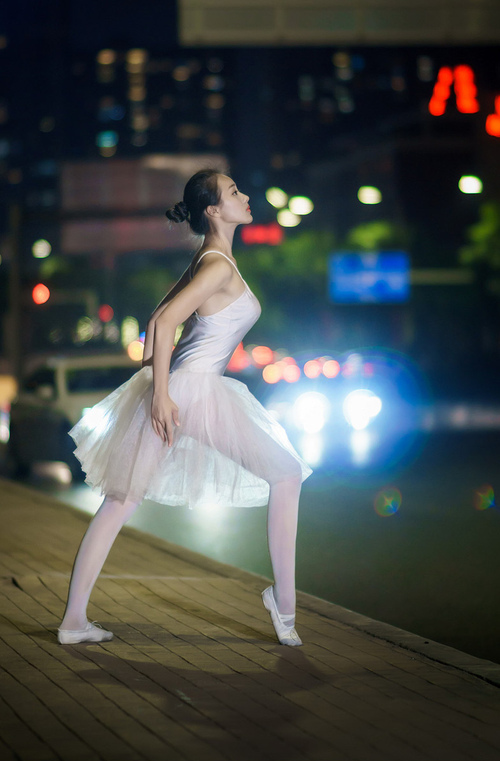 跳水动作完成度高荷兰获高分,荷兰跳水女运动员